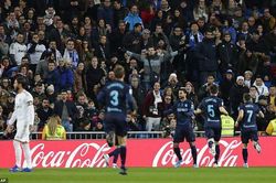 Ngược dòng hạ Sociedad, Real Madrid áp sát Barcelona