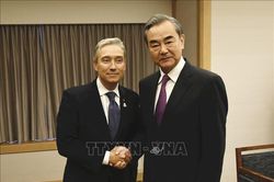 Canada hối thúc Trung Quốc giải quyết vụ giam giữ hai công dân Canada