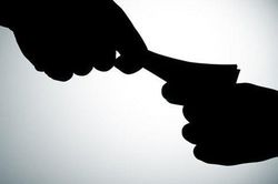 Khởi tố trưởng phòng giao dịch Bảo hiểm Pjico vòi tiền người nhà ngư dân tử vong