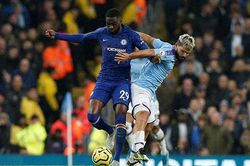 Chelsea thua Man City: Nho còn xanh nhưng đang dần chín