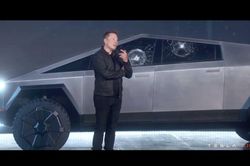 Elon Musk khoe video ném kính Tesla Cybertruck không vỡ