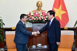 Phó Thủ tướng Phạm Bình Minh tiếp Đại sứ Lào, Saudi Arabia