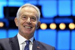 Cựu Thủ tướng Anh Tony Blair: 'Cả hai đảng đều đang bán giấc mơ'