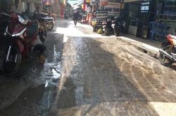Bạc Liêu: Dân bức xúc với đường bê tông độn cát