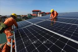 Hà Nội khuyến khích phát triển điện mặt trời áp mái