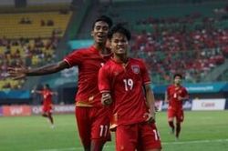 U22 Myanmar hòa Malaysia trong ngày cầu thủ 2 đội 'hỗn chiến'