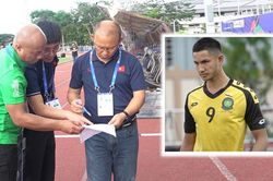Thực hư chuyện 'cầu thủ giàu nhất thế giới' tự ý vào sân trận gặp U22 Việt Nam