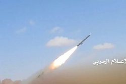 Houthi dùng 9 tên lửa đạn đạo, 20 UAV tấn công sát hại hàng trăm tay súng của Saudi Arabia