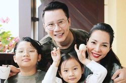Ca sĩ Hoàng Bách: 'Tôi gục ngã khi vợ mang bầu lần ba'