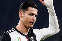 'Ronaldo không có pha qua người thành công nào suốt 3 năm qua'