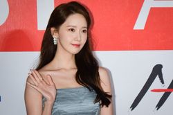 Yoona, TWICE và dàn sao Hàn đổ bộ thảm đỏ AAA 2019 tại Mỹ Đình