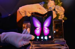 Samsung Galaxy Fold giá 50 triệu tại Việt Nam