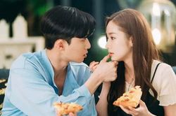 Trước giờ thành hôn, vợ tôi cởi áo cưới đưa cho người yêu cũ của tôi và bỏ đi mất dạng
