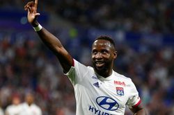 MU được 'bật đèn xanh' vụ Moussa Dembele