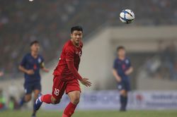 CĐV Việt Nam: 'Đức Chinh là cầu thủ có cú sút đắt giá nhất thế giới'