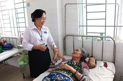 Người điều dưỡng tận tụy