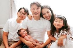 Bị chỉ trích vì cho con xưng 'mày - tao' với bố, Hoàng Bách nói gì?
