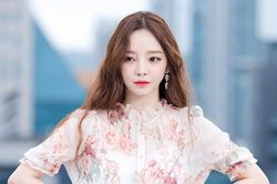 Goo Hara không cần trang điểm nhiều nhờ có mặt mộc không tỳ vết