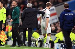 Mourinho xin lỗi Eric Dier vì quyết định phũ phàng ở trận gặp Olympiakos