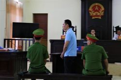 Đánh chết Trung tá công an vì nghi sàm sỡ, lãnh án 10 năm tù