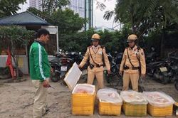 Phát hãi với 200kg trứng gà non có phân hủy, bốc mùi sắp ra nhà hàng