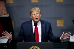 Người dân Mỹ không đồng tình với các chính sách của Tổng thống Trump
