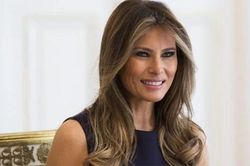 Nhà tạo mẫu tóc hé lộ tính cách đối lập của bà Melania trước và sau ống kính