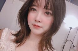 Ahn Jae Hyun họp báo phim mới, Goo Hye Sun liền phỏng vấn độc quyền khui lại chuyện ly hôn