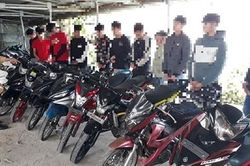 Học sinh cấp 2 tại Đà Lạt tụ tập đua xe trái phép