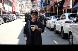 Phi Nhung khoe street style khỏe khoắn trên phố