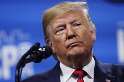 Hạ viện mời ông Trump tham dự phiên điều trần tuần tới