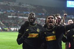 Lukaku tỏa sáng giúp Inter nuôi hi vọng đi tiếp ở Cup C1