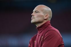 Huyền thoại Arsenal dẫn đầu danh sách ứng viên thay thế HLV Emery