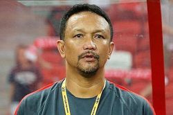 HLV U22 Singapore kể học trò quá kém