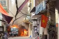 Hà Nội: Nổ khí gas gây cháy lớn trên phố Bùi Ngọc Dương