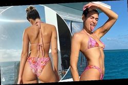 Dua Lipa 'thả dáng' gợi cảm với bikini bé xíu trên du thuyền