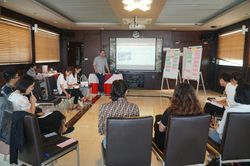Sinh viên DynaGen tham gia tập huấn về đánh giá, giám sát 'Tôi mạnh mẽ' buổi 2