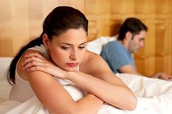 Vợ ôm bầu cùng gã hàng xóm rồi nức nở khóc tố tội người tình 'chạy làng'