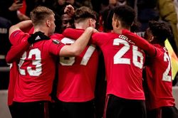 Đội hình 'tuổi teen' của Manchester United thua ngược trước Astana