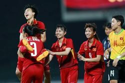 Tuyết Dung rực sáng, ĐT nữ Việt Nam vào bán kết SEA Games 30