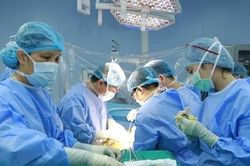 Ca ghép gan cấp cứu từ người cho sống giúp bệnh nhân 40 tuổi thoát chết