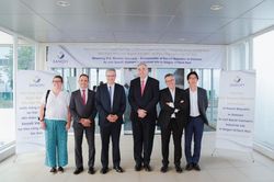 Tân đại sứ Pháp ghé thăm nhà máy Sanofi