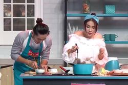 Khả Như gào thét hướng dẫn đồng đội nấu món chay