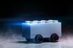 Các tập đoàn lớn chế giễu xe bán tải vỡ kính của tỷ phú Elon Musk