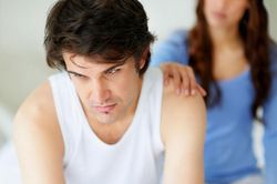 Căn bệnh thường gặp ở quý ông có thể làm teo nhỏ tinh hoàn