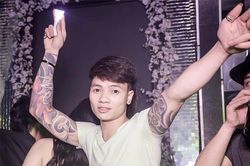 Khá Bảnh liệu có phải 'ông tổ' điệu 'múa quạt' khiến bao đứa trẻ học theo?