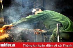 Người đàn ông cụt chân hơn 10 năm hành nghề cơ khí