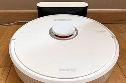 Làm sạch nhà ở bằng những máy hút bụi thông minh