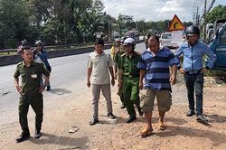2 học sinh rơi khỏi xe đưa đón ở Đồng Nai: Tài xế nói gì?