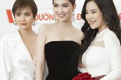 Ngọc Trinh-Huyền Lizzie gợi cảm khoe ngực đầy